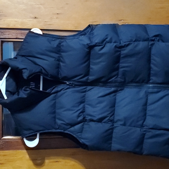 Gap Men's Medium Puffer Vest - Picture 3 of 4
